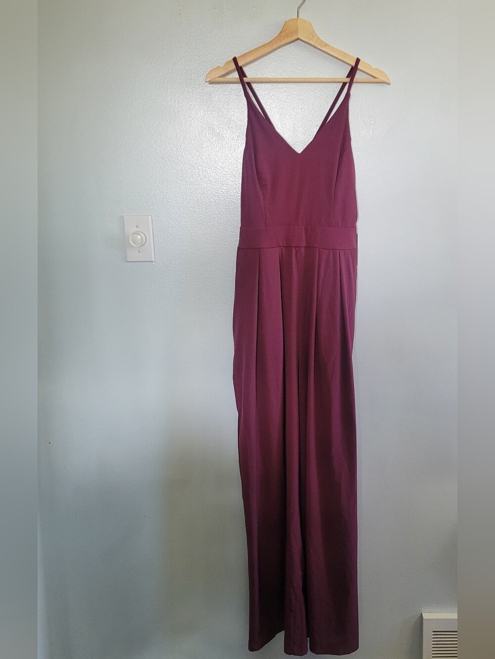 NWT HALARA Breezful V-Neck Wide-Leg Jumpsuit Sz M Quick Dry Maroon - Picture 5 of 14